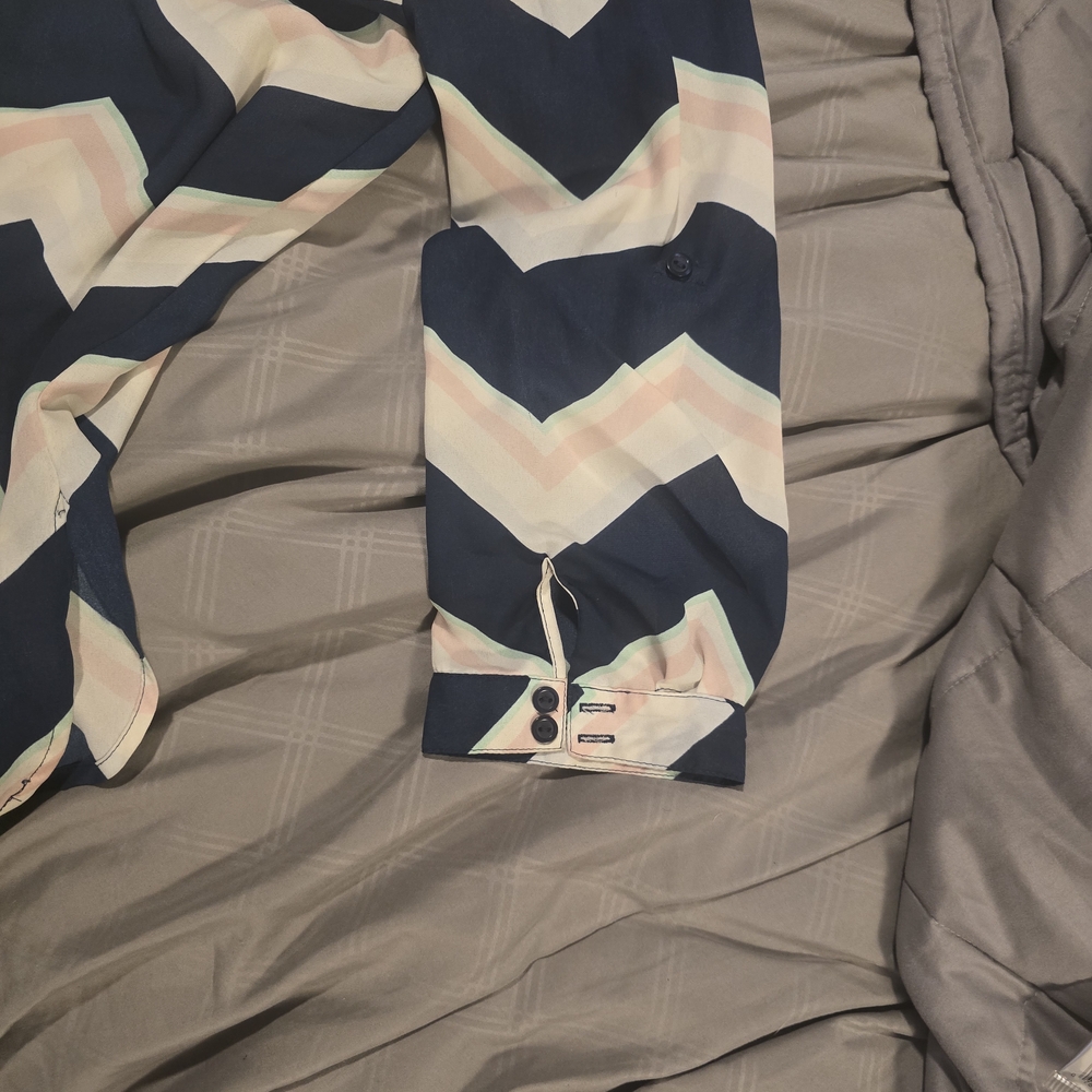 Chevron Patterned Tunic Top - Picture 8 of 10